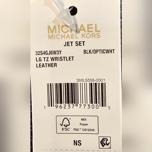 Michael's Kors Jet Set Large Leather Top Zip Wrislet in Black, White Optic. - Picture 5 of 5